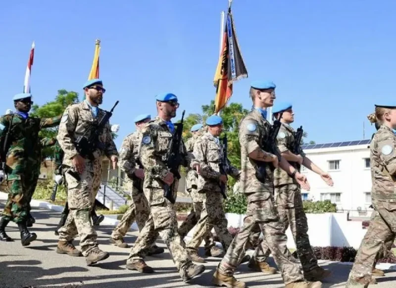 Arsip-foto Pasukan Sementara Perserikatan Bangsa-Bangsa di Lebanon (UNIFIL) menggelar parade militer di markas besarnya di Naqoura, Lebanon selatan pada 24 Oktober 2025, untuk memperingati ulang tahun ke-80 berdirinya Perserikatan Bangsa-Bangsa.  (Istimewa/Wawasannews)