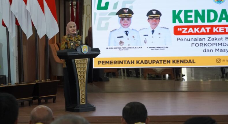 Bupati Kendal Tunaikan Zakat Fitrah di Baznas, Wujud Keteladanan Pimpinan di Bulan Ramadan