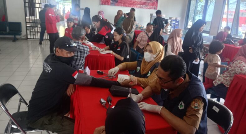 RS Apung Laksamana Malahayati Sandar di Pelabuhan Kendal, Layani 400 Warga dengan Pengobatan Gratis