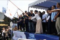 Bupati Kendal Dyah Kartika Permanasari bersama Gubernur Jawa Tengah Ahmad Luthfi melepas keberangkatan peserta program Mudik Gratis 2026 di Taman Mini Indonesia Indah (TMII), Jakarta Timur, Senin (16/3/2026). Foto : Wawasannews.com