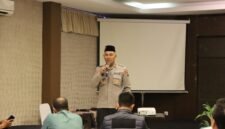 Kapolres Kendal AKBP Hendry Susanto Sianipar menyampaikan sambutan dalam kegiatan silaturahmi dan buka puasa bersama Dewan Buruh Kabupaten Kendal di Ruang Merak Resto Tirto Arum Baru, Kecamatan Patebon, Selasa (17/3/2026). Foto : Wawasannews.com