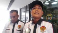 Ketua ISSI Kabupaten Kendal, Munawir, memberikan keterangan kepada awak media terkait persiapan event internasional Kendal Downhill Berdikari 2026 di Kendal, Kamis (26/3/2026). Foto : Wawasannews.com