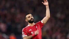 Penyerang sayap Liverpool Mohamed Salah merayakan keberhasilannya mencetak gol ke gawang Galatasaray pada pertandingan leg kedua babak 16 besar Liga Champions di Stadion Anfield, Liverpool, Rabu (18/3/2026). (Istimewa/Wawasannews)