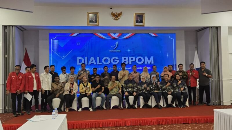Peserta dialog bersama BPOM RI dan perwakilan Pimpinan Pusat Ikatan Pelajar Nahdlatul Ulama (PP IPNU) berfoto bersama usai kegiatan “Dialog BPOM” yang membahas pengawasan obat dan makanan serta peran generasi muda dalam kebijakan publik di Jakarta, Kamis (2/4/2026). Foto : Wawasannews.com