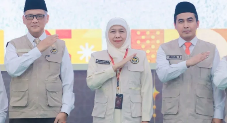 Khofifah Dilantik Koordinator PPIH Embarkasi Surabaya 2026, Siap Layani 44 Ribu Jamaah Haji