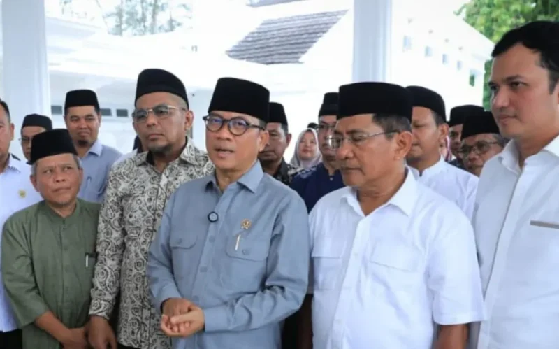 Menteri Desa dan Pembangunan Daerah Tertinggal (Mendes PDT) Yandri Susanto bertemu dengan wali nagari se-Kabupaten Padang Pariaman di Sumatera Barat pada Jumat (3/4/2026). (Istimewa/Wawasannews)