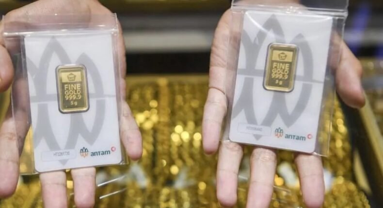 Harga Emas Antam Turun Rp50.000, Momentum Beli atau Sinyal Waspada?