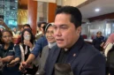 Menteri Pemuda dan Olahraga Erick Thohir seusai mengikuti rapat bersama komisi X DPR RI di Kompleks Gedung DPR/MPR RI, Senayan, Jakarta pada Selasa (27/01/2026). (Istimewa/Wawasannews)