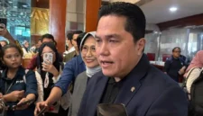 Menteri Pemuda dan Olahraga Erick Thohir seusai mengikuti rapat bersama komisi X DPR RI di Kompleks Gedung DPR/MPR RI, Senayan, Jakarta pada Selasa (27/01/2026). (Istimewa/Wawasannews)