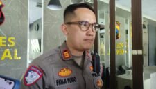 Kasat Lantas Polres Kendal, AKP Panji Yugo Putranto, saat memberikan keterangan kepada awak media terkait tingginya angka kecelakaan di jalur Weleri–Sukorejo di Mapolres Kendal, Selasa (7/4/2026). Foto : Wawasannews.com