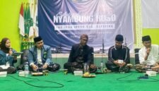 Dari kiri ke kanan, rekanita Ana rekan faqih (Moderator), Dwi Ganjar (narasumber), Ahmad Robith Umama (narasumber), dan Abdul Khabib (narasumber) saat kegiatan Halal Bihalal dan Silaturahmi Kader bertajuk “Nyambung Roso” PAC IPNU–IPPNU Kecamatan Cepiring di Gedung MWC NU Cepiring, Sabtu (18/4/2026). Foto : Wawasannews.com