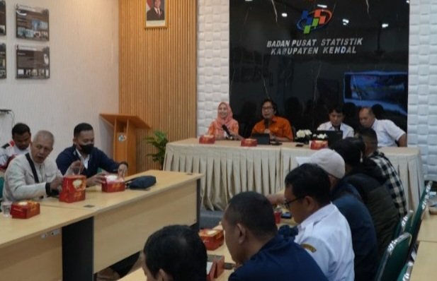 Suasana diskusi dalam kegiatan sosialisasi Sensus Ekonomi 2026 yang diselenggarakan oleh Badan Pusat Statistik Kabupaten Kendal bersama pemerintah daerah dan insan media. Foto : Wawasannews.com