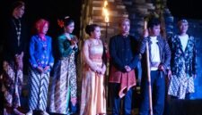 Para pemain drama musikal Kali Damar yang mengangkat kisah sejarah dan legenda Weleri, dipentaskan di Teras Nirwana Boja, Kabupaten Kendal. Foto : Wawasannews.com