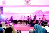 Siswa SD Muhammadiyah Purin menampilkan drama bertema lingkungan dalam Gelar Prestasi ke-24 di Pendopo Kabupaten Kendal. Foto : Wawasannews.com