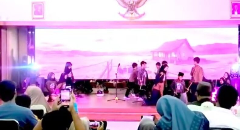 Lewat Drama, Siswa Esmurin Kendal Kampanyekan Cinta Lingkungan