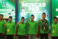 Bakal calon Ketua DPC PKB Kendal berfoto bersama usai ditetapkan dalam sidang pleno Musyawarah Cabang (Muscab) di Hotel Sae Inn Kendal, Minggu malam (19/4/2026). Foto: Fuad/Wawasannews