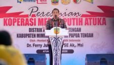 Menteri Koperasi (Menkop) Ferry Juliantono berbicara dalam peresmian Koperasi Merah Putih di Kampung Atuka, Distrik Mimika Tengah, Kabupaten Mimika, Provinsi Papua Tengah, Kamis (9/4/2026). (Istimewa/Wawasannews)