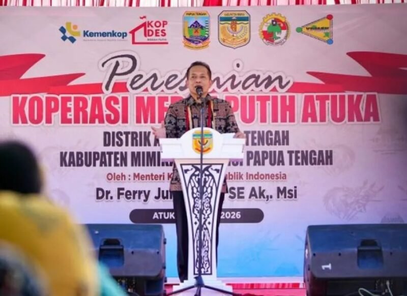 Menteri Koperasi (Menkop) Ferry Juliantono berbicara dalam peresmian Koperasi Merah Putih di Kampung Atuka, Distrik Mimika Tengah, Kabupaten Mimika, Provinsi Papua Tengah, Kamis (9/4/2026). (Istimewa/Wawasannews)