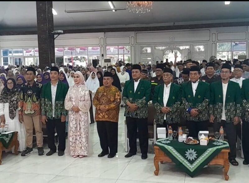 Ribuan alumni jamaah haji Arrahmah Muhammadiyah Kendal menghadiri kegiatan halal bihalal yang digelar di Pendopo Kabupaten Kendal, Minggu (12/4/2026). Foto : Wawasannews.com
