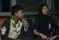 Peserta kegiatan literasi berdiskusi dalam sesi sharing pada perayaan Anniversary ke-3 Komunitas Katak-Katak Sementaun di Curug Jeglong, Kecamatan Plantungan, Kabupaten Kendal, Jumat (11/4/2026). Foto : Wawasannews.com