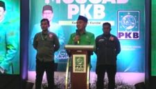 Ketua DPC PKB Kendal Muhammad Makmun saat memberikan sambutan di acara Muscab PKB Kendal di Hotel Sae Inn, Minggu malam (19/4/2026). Foto: Fuad/WawasanNews