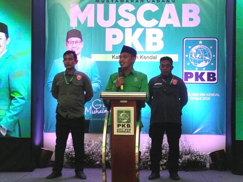 Ketua DPC PKB Kendal Muhammad Makmun saat memberikan sambutan di acara Muscab PKB Kendal di Hotel Sae Inn, Minggu malam (19/4/2026). Foto: Fuad/WawasanNews