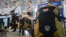 Petugas Penyelenggara Ibadah Haji (PPIH) menunggu waktu keberangkatan di Terminal 3 Bandara Soekarno-Hatta, Kota Tangerang, Banten, Jumat (17/4/2026). (Istimewa/Wawasannews)