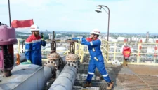 Aktivitas Perwira Pertamina di Kilang Residual Fluid Catalytic Cracking (RFCC) Pertamina Patra Niaga Refinery Unit (RU) IV Cilacap. (Istimewa/Wawasannews)