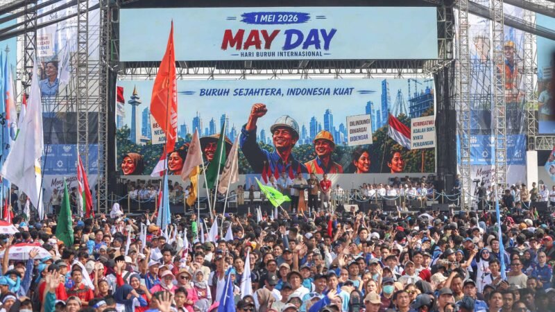 Presiden Prabowo Subianto hadir langsung dalam peringatan Hari Buruh Internasional atau May Day 2026 yang dipusatkan di kawasan Monumen Nasional (Monas), Jakarta, Jumat (1/5/2026). Tampak dalam foto, suasana peringatan Hari Buruh Internasional atau May Day 2026 di kawasan Monumen Nasional (Monas), Jakarta, Jumat (1/5/2026). ( Wawasannews.com)