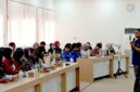 Kepala Perum LKBN ANTARA Biro Jawa Tengah Teguh Imam Wibowo menyampaikan materi dalam pelatihan jurnalistik bertajuk “Teknik Dasar Penulisan Berita Standar Kantor Berita” di Ruang Sidang FISIP Universitas Jenderal Soedirman (Unsoed) Purwokerto, Kabupaten Banyumas, Sabtu (9/5/2026). (Istimewa/Wawasannews)