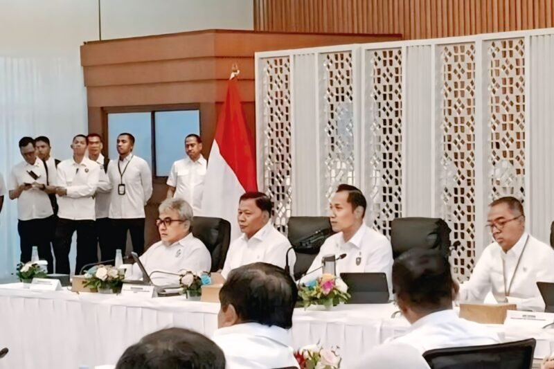 Foto: Kementerian Koordinator (Kemenko) Bidang Infrastruktur dan Pembangunan Kewilayahan menggelar rapat koordinasi (rakor) bersama jajaran kementerian dan lembaga serta kepala daerah untuk membahas perlindungan pesisir pantai utara (Pantura Jawa, Senin (4/5/2026). wawasannews.com