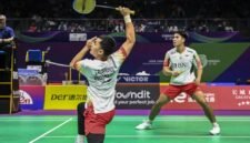 Arsip - Pebulu tangkis ganda putra Indonesia Leo Rolly Carnando (kiri) dan Daniel Marthin (kanan) dalam babak kualifikasi grup Piala Thomas 2024 di Chengdu Hi Tech Zone Sports Center Gymnasium, Chengdu, China, Senin (29/4/2024). (Istimewa/Wawasannews).