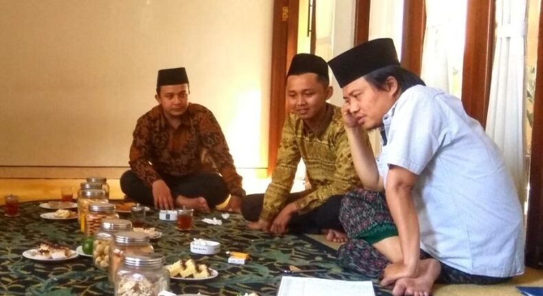 Gus Yusuf, Kiai Yang Mendengar Bukan Hanya Bicara.