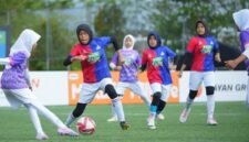 Suasana pertandingan final MilkLife Soccer Challenge Banjarmasin Seri 2 2025 - 2026 KU 12 antara SDN Sungai Lulut 1 melawan SDN Telaga Biru 1 di Green Yakin Soccer Field, Banjar, Kalimantan Selatan, Minggu (3/5/2026). (Istimewa/Wawasannews)