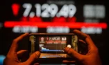 IHSG Anjlok Hampir 5 Persen, Rupiah Melemah Jadi Beban Pasar Saham