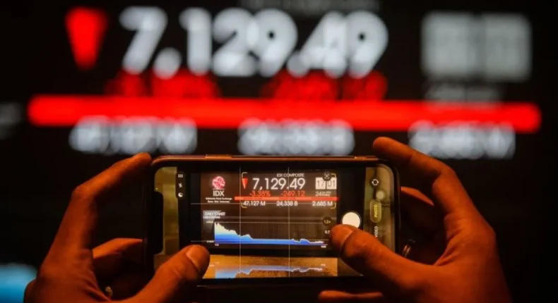 IHSG Anjlok Hampir 5 Persen, Rupiah Melemah Jadi Beban Pasar Saham