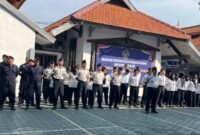 Jajaran petugas Lapas Kelas IIA Kendal mengikuti deklarasi Ikrar Pemasyarakatan Bersih dari handphone ilegal, narkoba, dan penipuan di halaman Lapas Kendal, Jumat (8/5/2026). (Istimewa/Wawasannews)