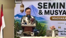 Ketua Umum PW Masyarakat Ekonomi Syariah (MES) Jawa Tengah terpilih, Rezza Arief Budy Artha, menyampaikan sambutan dalam Seminar Nasional dan Musyawarah Wilayah (Muswil) Ke-V PW MES Jawa Tengah di MG Setos Hotel Semarang. (Istimewa/Wawasannews).