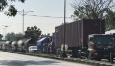 Antrean panjang kendaraan truk dan kontainer tampak mengular di Jalur Pantura Kendal, Selasa (12/5/2026). (Istimewa/Wawasannews).