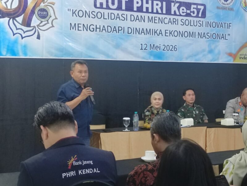 Ketua PHRI Kendal Cahyanto, menyampaikan sambutan dalam peringatan Hari Ulang Tahun (HUT) ke-57 PHRI Kabupaten Kendal yang digelar pada Selasa (12/5/2026). (Istimewa/Wawasannews).