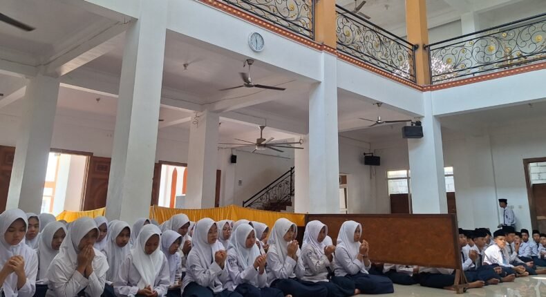 Ponpes Darul Muqorrobin Cetak Dua Hafidz Baru, Satu Santri Datang dari Batam