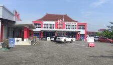 Suasana Kantor Samsat Online Kabupaten Kendal yang menjadi pusat pelayanan administrasi kendaraan bermotor, termasuk pembayaran pajak tahunan dan pengurusan balik nama kendaraan bagi masyarakat Kabupaten Kendal. (Istimewa/Wawasannews).