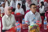 Ketua DPRD Kendal Mahfud Sodiq (kanan) bersama Bupati Kendal Dyah Kartika Permanasari (kiri) mengikuti peresmian operasional Koperasi Merah Putih secara serentak melalui zoom meeting di Koperasi Desa Merah Putih, Kecamatan Cepiring, Kabupaten Kendal, Sabtu (16/5/2026). (Istimewa/Wawasannews).