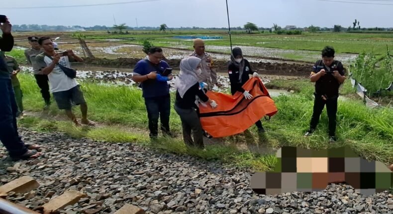 KA Kargo Tabrak Pejalan Kaki di Rel Ngampel, Korban Tewas di Tempat