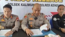 Kapolres Kendal AKBP Hendry Susanto Sianipar didampingi jajaran Satreskrim Polres Kendal saat menyampaikan hasil pengungkapan kasus perampasan dengan modus polisi gadungan di Mapolsek Kaliwungu, Kamis (21/5/2026). (Istimewa/Wawasannews)