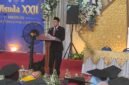 Kepala SMK Muhammadiyah 4 Sukorejo, Shofiq Ghorbal, memberikan sambutan saat prosesi Wisuda XXII Angkatan XXIV SMK Muhammadiyah 4 Sukorejo di Kendal, Sabtu (9/5/2026). (Istimewa/Wawasannews)