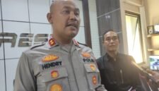 Kapolres Kendal AKBP Hendry Susanto Sianipar saat memberikan keterangan kepada awak media terkait dibukanya kembali pelayanan SKCK di Mal Pelayanan Publik (MPP) Kabupaten Kendal, Senin (19/5/2026). (Istimewa/Wawasannews)