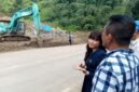 Ketua Komisi C DPRD Kabupaten Kendal, Sisca Meritani, melakukan sidak ko lokasi pengerukan tanah di kawasan Sepetek, Desa Kertosari, Kecamatan Singorojo, Kamis (21/5/2026). Foto: Wawasannews.com