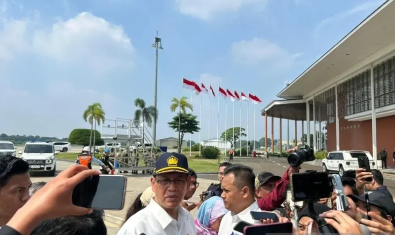 Menteri Keuangan Purbaya Yudhi Sadewa menjawab pertanyaan wartawan usai menghadiri acara penyerahan sejumlah alutsista udara di Pangkalan TNI Angkatan Udara Halim Perdanakusuma Jakarta, Senin (18/5/2026). (Istimewa/Wawasannews)