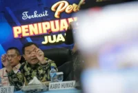 Wakil Kepala Badan Gizi Nasional (BGN) Sony Sonjaya (kanan) didampingi Sekretaris Deputi (Sesdep) Promosi dan Kerja Sama BGN Lalu Muhammad Iwan Mahardan (kiri) memberikan keterangan pers terkait perkembangan kasus dugaan penipuan dan/atau penggelapan praktik jual beli titik lokasi Satuan Pelayanan Pemenuhan Gizi (SPPG) di Markas Polda NTB, Mataram, NTB, Jumat (29/5/2026). (Istimewa/Wawasannews)